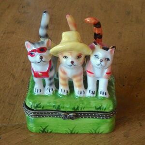 Whimsical Ceramic Cat Trinket Pill Box - Tabby & Calico Cat Lover Home Decor